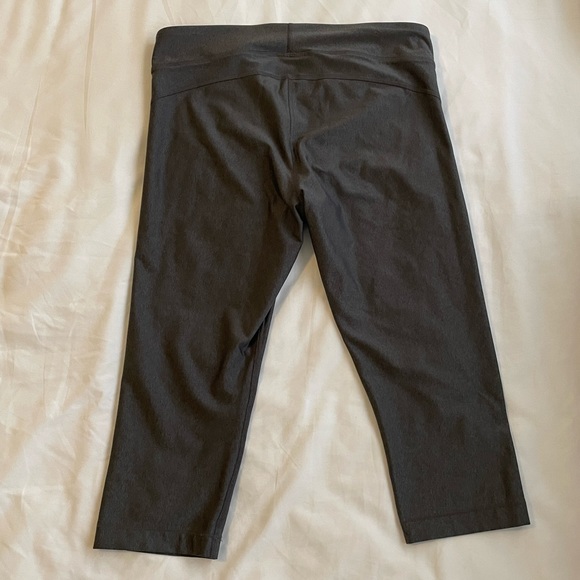 Under Armour Heatgear Cropped Leggings - Picture 2 of 2